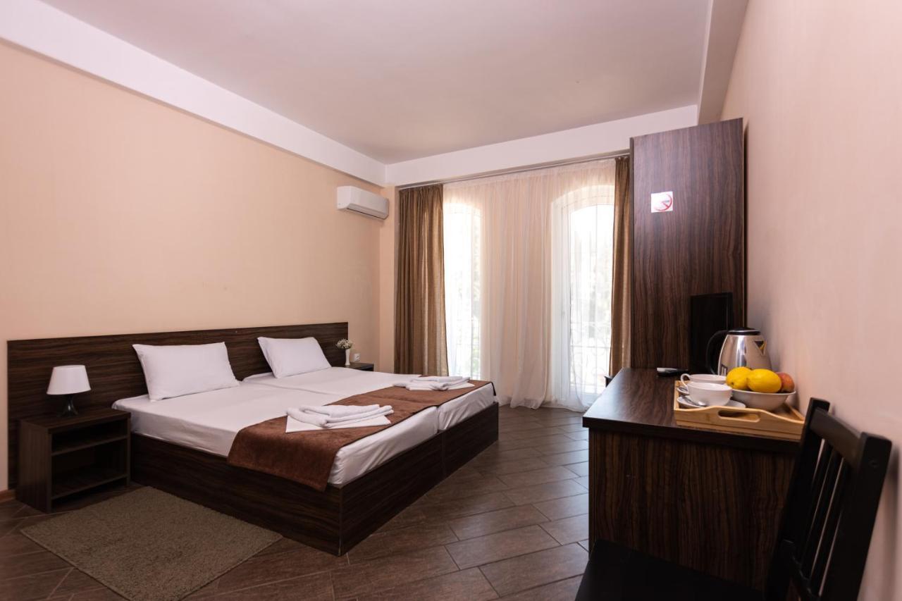 Hotel Nikopoli On Vodopadnaya 21А New Athos Esterno foto